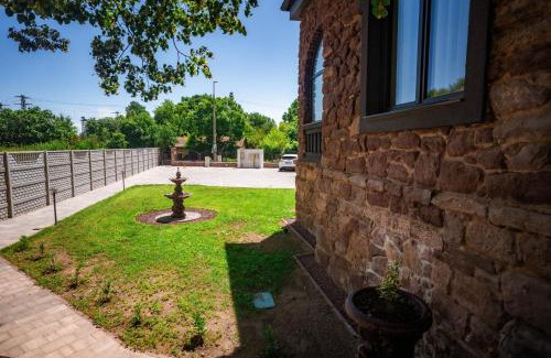 Balatonalmadi Apartamento | Vöröskő Villapark -reggelivel