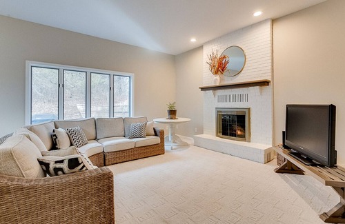 Hudson Casa | V's Cabin - Close to Troy Beach on the St. Croix & Downtown Hudson, WI