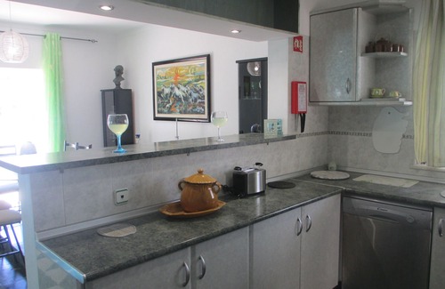 Gambelas Villa | V3-Faro, a / a, w / piscina / barbacoa / tenis de mesa, Net / TV / playa, el aeropuerto y el hospital