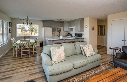 Gearhart Condominio | Vista al mar recientemente renovada, que admite perros