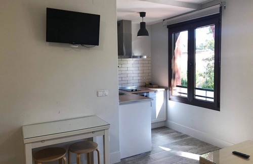 La Pradera de Navalhorno Apartamento | Valsain Estudio doble + sofa cama (parte frontal fachada)