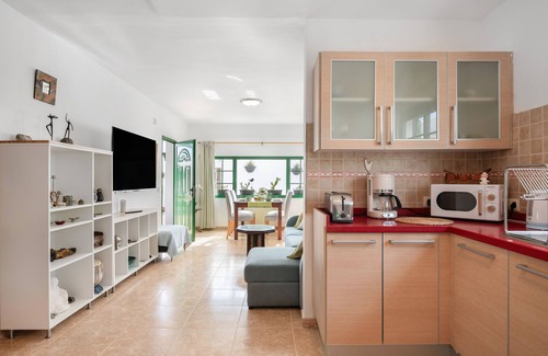 Los Cocoteros Casa | Casa de vacaciones 'La Casa De Maika' con terraza privada, jardín privado y Wi-Fi