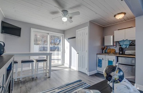 Alton Bay Casa | Vacanza Sleeps 12 with 3 individual units and 3 Docks steps from the Lake