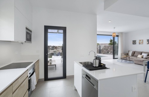 San Bartolome de Tirajana Villa | Villa de vacaciones 'Yucas 17' con vistas al mar, Wi-Fi y aire acondicionado