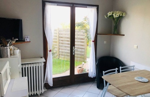 Saint-Jouan-des-Guerets Apartamento | Vacation studio summer 2025 near St Malo, Mt St Michel, Dinan and Cancale