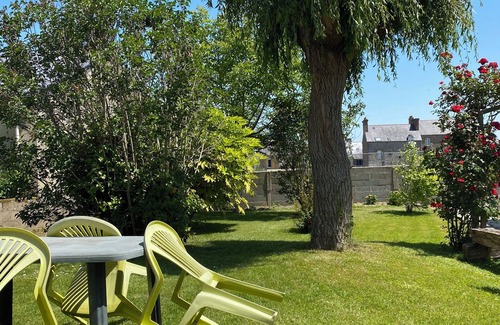 Saint-Jouan-des-Guerets Apartamento | Vacation studio summer 2025 near St Malo, Mt St Michel, Dinan and Cancale