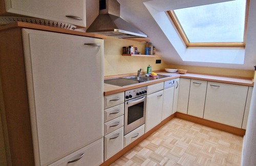 Hohenaschau im Chiemgau Apartamento | Apartamento de 75 m2 con dormitorio adicional y balcón orientado al sur.