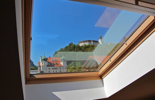 Hohenaschau im Chiemgau Apartamento | Apartamento de 75 m2 con dormitorio adicional y balcón orientado al sur.