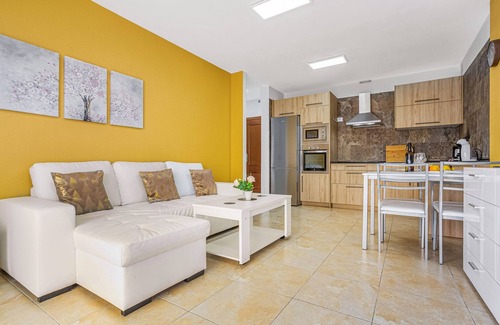 Puerto de Guimar Apartamento | Apartamento de vacaciones 'La Octava Isla' con piscina compartida, Wi-Fi