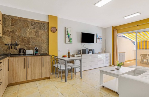 Puerto de Guimar Apartamento | Apartamento de vacaciones 'La Octava Isla' con piscina compartida, Wi-Fi
