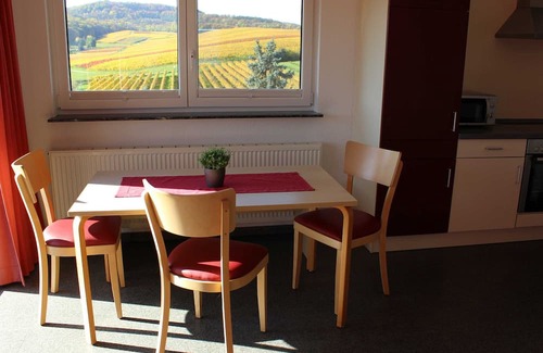 Lehrensteinsfeld Apartamento | Vacation apartment Reisberg - Guesthouse Zum Wolffenturm
