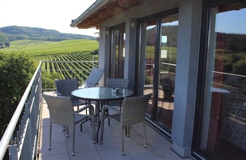 Lehrensteinsfeld Apartamento | Vacation apartment Reisberg - Guesthouse Zum Wolffenturm