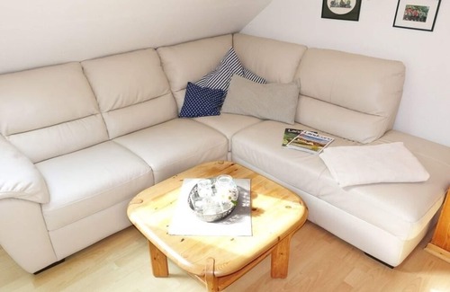 Schwackendorf Apartamento | holiday apartment/apt. for 4 guests with 50m² in Hasselberg (145684)