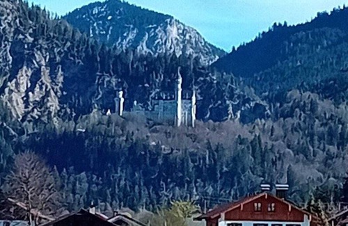 Fuessen Apartamento | Vacation apartment at Lake Weissensee with pool, sauna