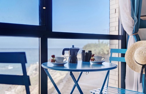 Los Abrigos Apartamento | Apartamento de vacaciones 'Los Abrigos Oceano Al Alba Wifi' con vistas al mar y Wifi