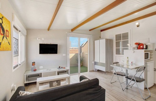 Arico Apartamento | Apartamento de vacaciones 'Estudio Calima' con vistas al mar, terraza privada y Wi-Fi