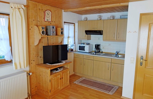Inzell Apartamento | Apartamento Falkenstein con vista a la montaña y terraza - DEB 031 Apartamentos con vista a la montaña en