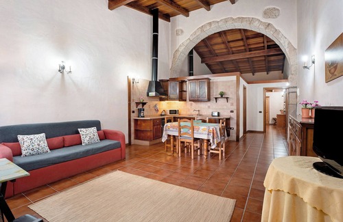 Las Galletas Apartamento | Apartamento de vacaciones 'Finca La Bonita Ap M2' con piscina compartida, terraza compartida y Wi-Fi