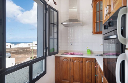 La Santa Apartamento | Apartamento de vacaciones 'Fondeo' con vistas al mar, balcón y Wi-Fi