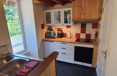 La Fontenelle Apartamento | Vacation apartment in 4Ha nature area with pond. Bike rental and games for everyone.