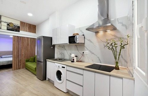 Playa de Arinaga Apartamento | Vacation Apartment "Gofiobeach" with Private Terrace, Wi-Fi and Air Conditioning
