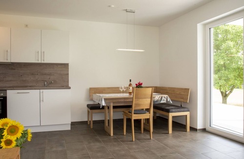 Laichingen Apartamento | Vacation apartment Mohnblume, 57 sqm, 2 bedrooms, south-facing terrace, max. 4 persons