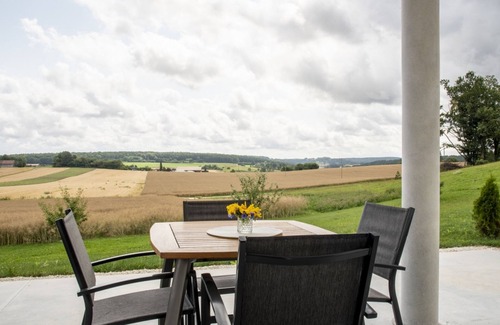 Laichingen Apartamento | Vacation apartment Mohnblume, 57 sqm, 2 bedrooms, south-facing terrace, max. 4 persons