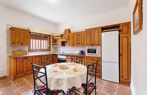 Buenavista del Norte Apartamento | Apartamento de vacaciones 'Teresa' con vistas a la montaña y Wi-Fi