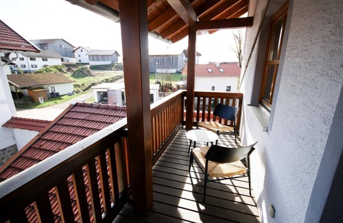 Rinchnach Apartamento | Vacation apartment with inner courtyard
