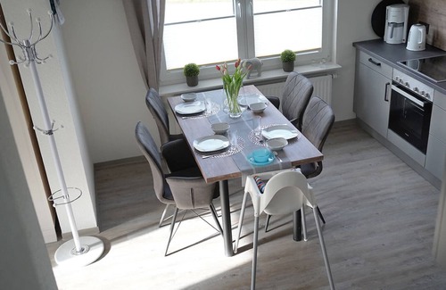 Weener Apartamento | Vacation apartment with heated indoor pool and sauna - Haus Meta Whg. 2