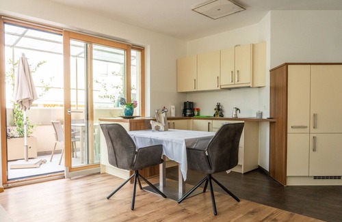 Lagundo Apartamento | Vacation apartment with very large sun-drenched terrace + garage near Merano