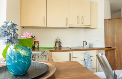 Lagundo Apartamento | Vacation apartment with very large sun-drenched terrace + garage near Merano
