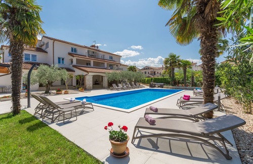 Mali Maj Apartamento | Vacation apartment with pool (60m2), 4 persons, garden, air-conditioned,barbecue