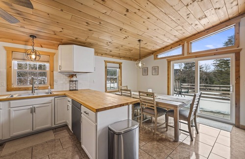 Lake Luzerne Casa | Vacation Cabin minutes from Lake George w/ Hot Tub