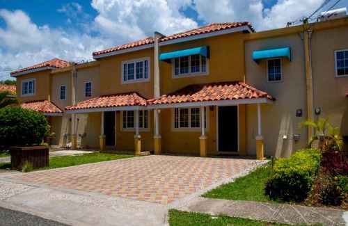 Mango Walk Apartamento | Vacation Getaway in Mango Walk Country Club