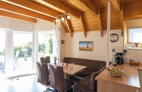 Wremen Casa | Vacation home with wood-burning stove. Family-friendly and cozy.