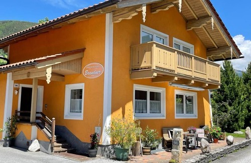 Muhlbach im Pinzgau Apartamento | Casa de vacaciones / 4 o m��s Schlafr./ Ducha, aseo - Brandner Robert, apartamentos y casa de campo