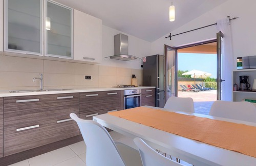 Liznjan Casa | Casa de vacaciones Andrea by Interhome