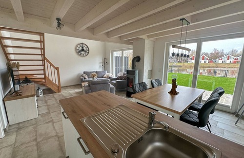 Nordhorn Casa | Vacation home by the lake with fireplace, sauna and whirlpool