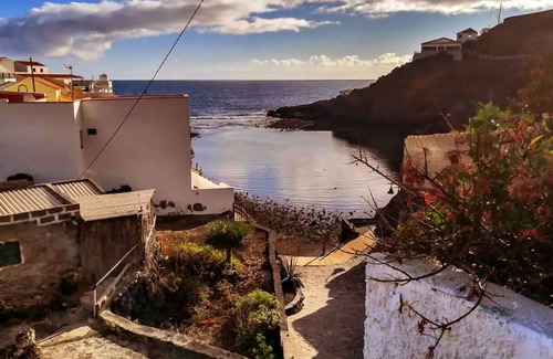 Tamaduste Cabaña | Casa de vacaciones "Cabaña de Manon" con vistas al mar, jardín privado y Wi-Fi