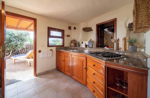 Haria Casa | Casa de vacaciones 'Casa Margarita 3' con vistas a la montaña, jardín privado y Wi-Fi