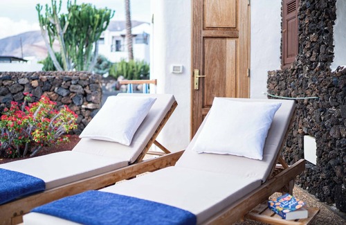Haria Casa | Casa de vacaciones 'Casa Margarita 3' con vistas a la montaña, jardín privado y Wi-Fi