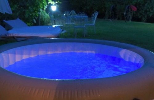 Asti Casa | Casa de vacaciones 'Cascina Solaro' con piscina compartida, jardín y Wi-Fi