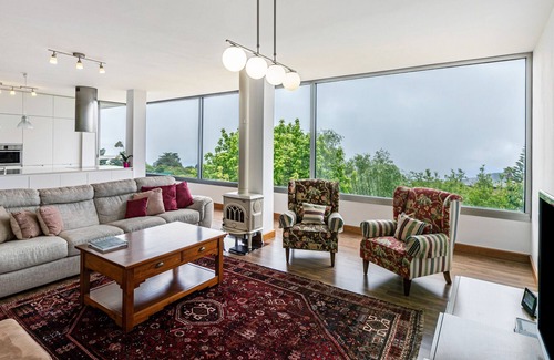 Tacoronte Villa | Casa de vacaciones 'Ecológica Laurisilva' con vistas a la montaña Piscina interior y Wi-Fi