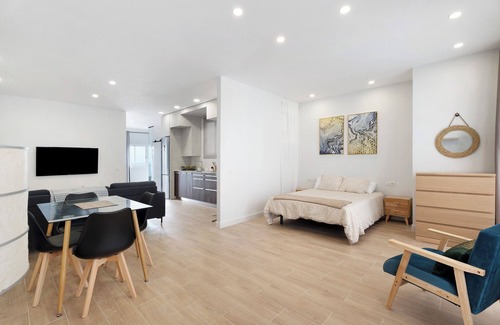 Punta del Hidalgo Apartamento | Casa de vacaciones "Loft Punta del Hidalgo" con vistas al mar, balcón y Wi-Fi