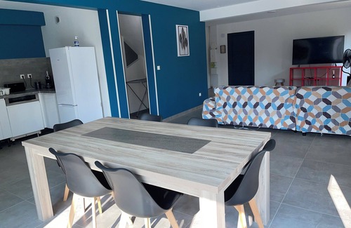 Joue-les-Tours Casa | Vacation home, family, friends or business trip.