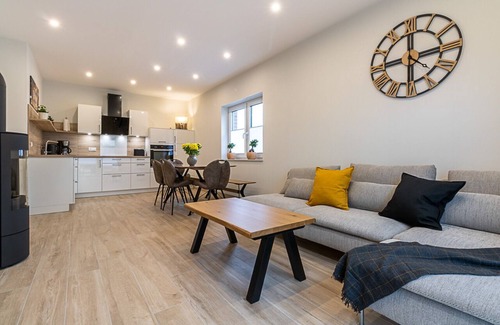 Walchum Casa | Vacation home for 6 guests with sauna, fireplace and lake view in Walchum