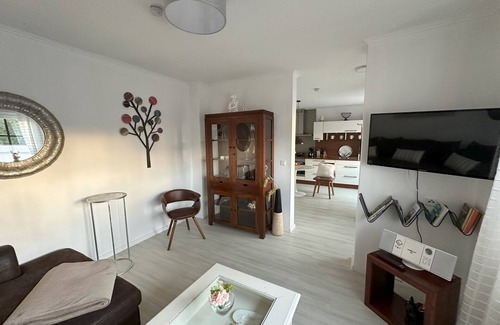Krummhoern Casa | Vacation home Huus an`t Dörpsdiek in Krummhörn, East Frisia, near the dike