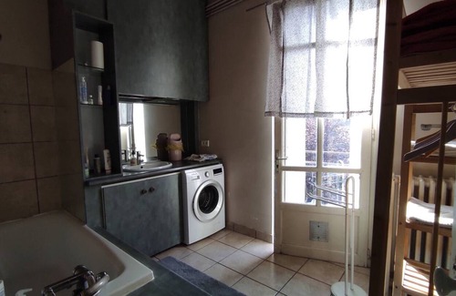 Quartier de France Casa | Vacation Home "Immeuble Et Maison Vichy" with Balcony, Private Terrace & Wi-Fi