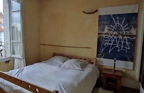 Quartier de France Casa | Vacation Home "Immeuble Et Maison Vichy" with Balcony, Private Terrace & Wi-Fi